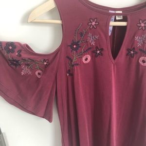 Maroon shoulder cut out embroidered top